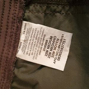 LEE 22W Adjustable Capris